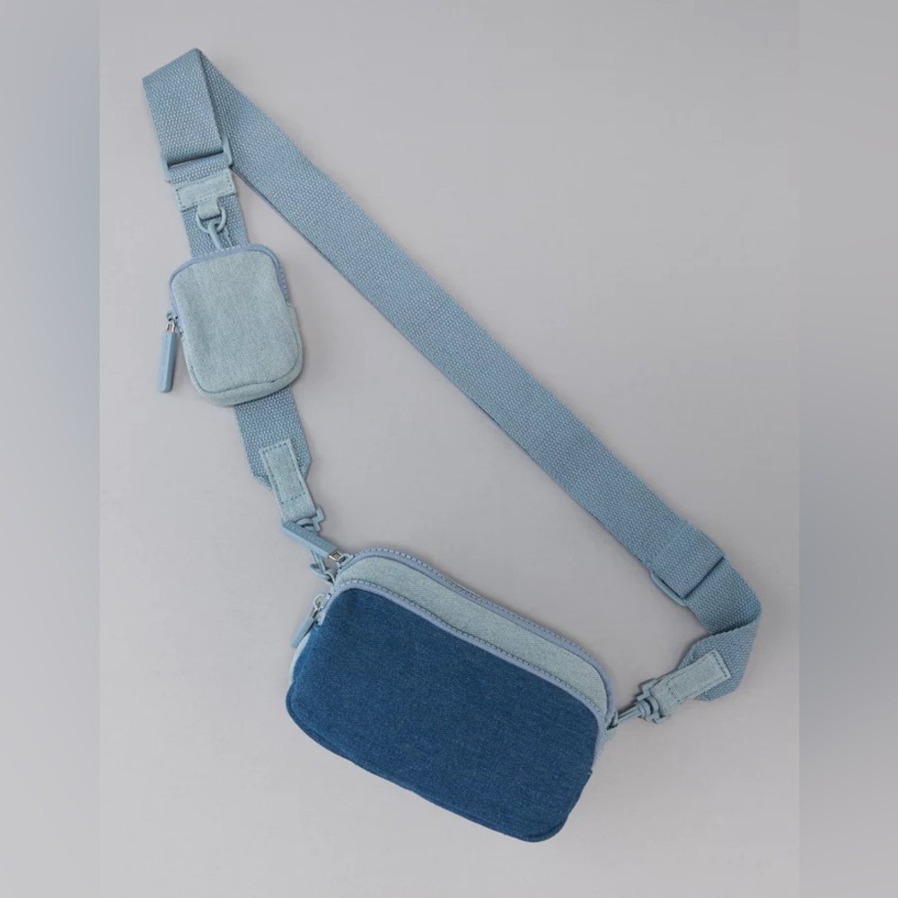 American Eagle Denim Anywhere Belt Bag Crossbody Fanny Pack NWTβ π - Picture 2 of 8